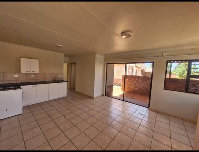 2 BEDROOM HOUSE FOR SALE IN KATHU